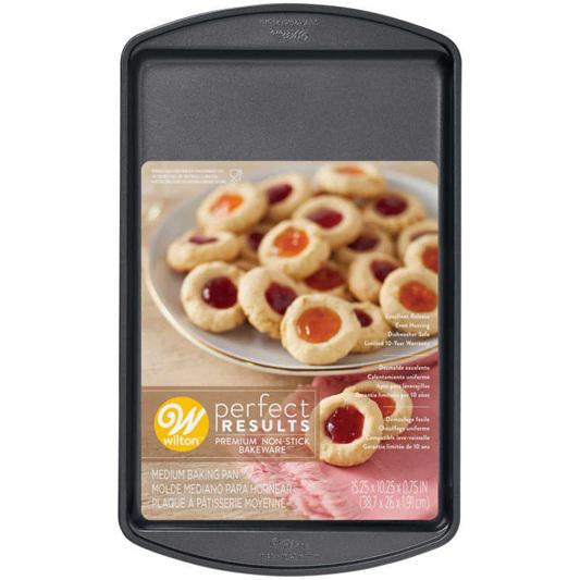 Medium Cookie Sheet (15" x 10") | Wilton